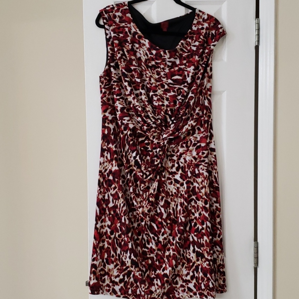 Dress with twist detail